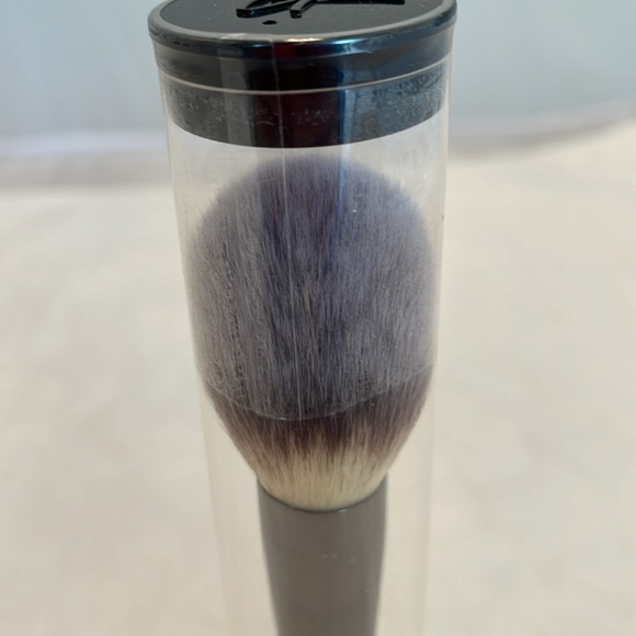 It Cosmetics Heavenly Luxe Wand Ball Brush - Picture 6 of 8